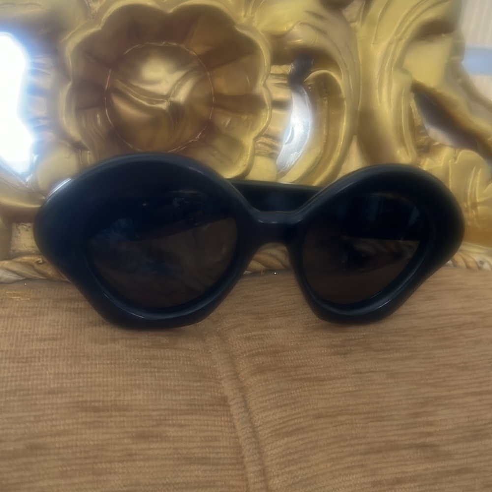 LOEWE CURVED LOGO ACETATE ROUND BLACK‎ SUNGLASSES LW40125U NWOT - Picture 4 of 11